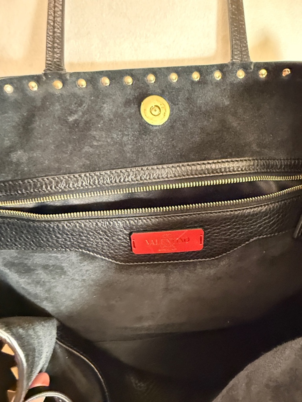 Valentino Garavani Rockstud Leather Tote - Black - Picture 9 of 16